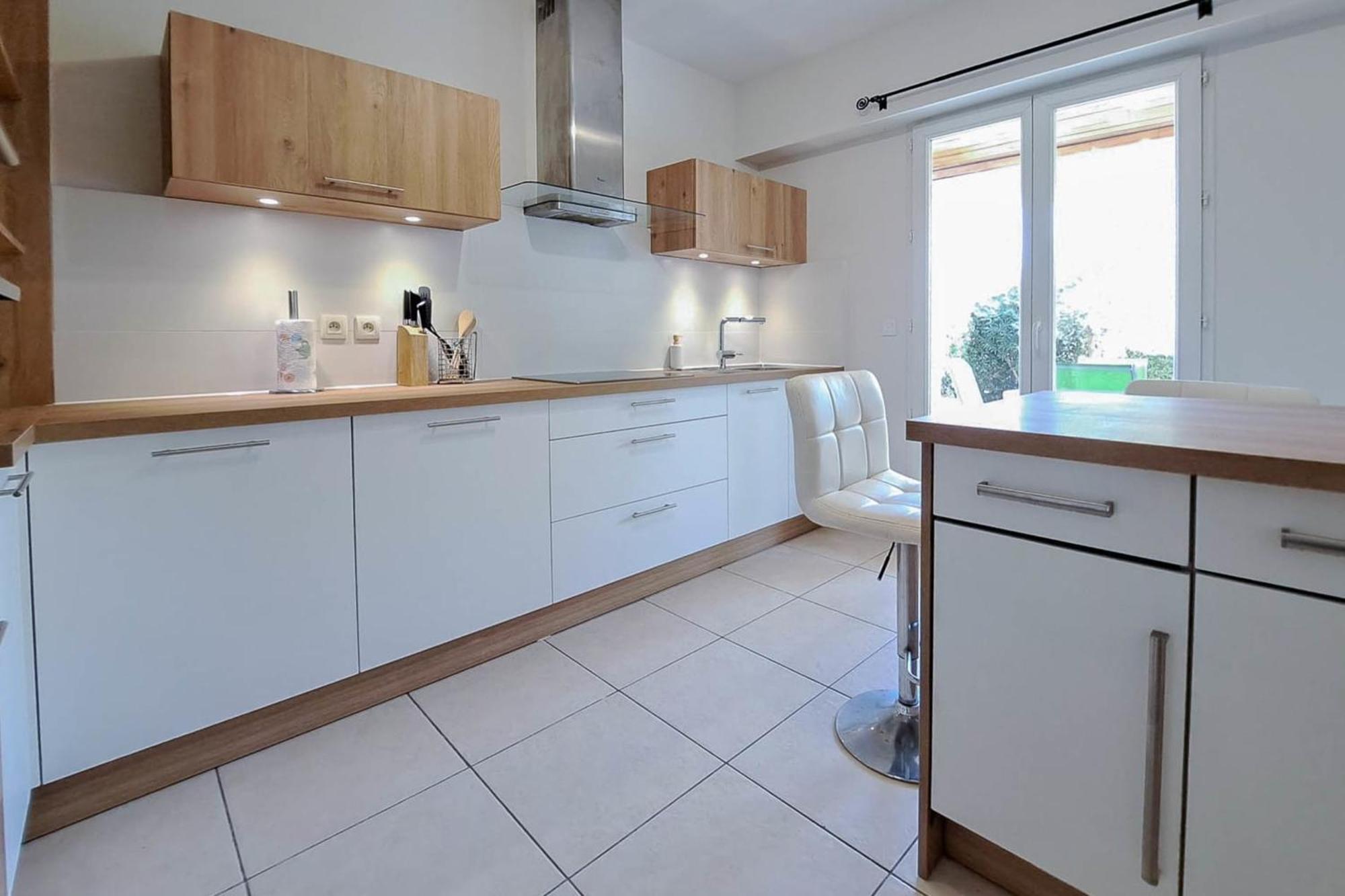 110m With Swimming Pools Ac And Garage - Benakey Hébergement de vacances *